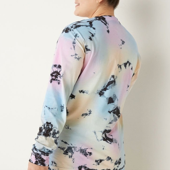 VS PINK CAMPUS TEE - Picture 3 of 9